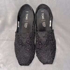 Tom’s Lace Black
